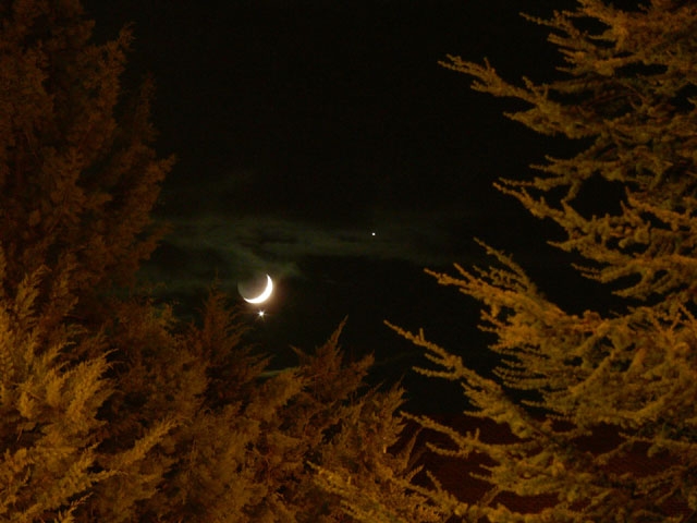 Gap, 01/12/2008, 18 h 03 UTC : conjonction lune, Vénus et Jupiter (après occultation de Vénus par la lune)
