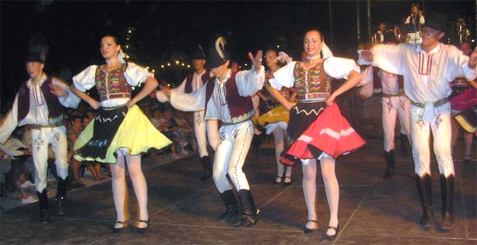 20 au 23 juillet 2006, 20e Festival international de folklore du ' Pays Gavot ' à Gap : l'ensemble Zemplin Slovaquie